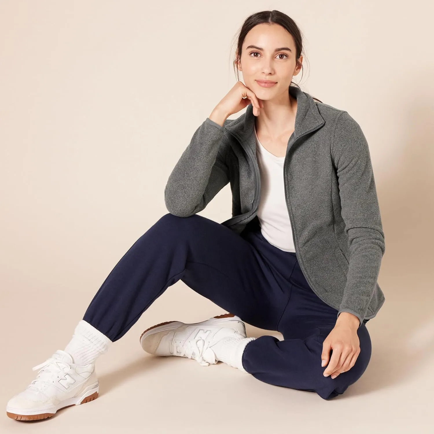Amazon Essentials Women's Classic-Fit Full-Zip Polar Soft Fleece Jacket (Available in Plus Size)