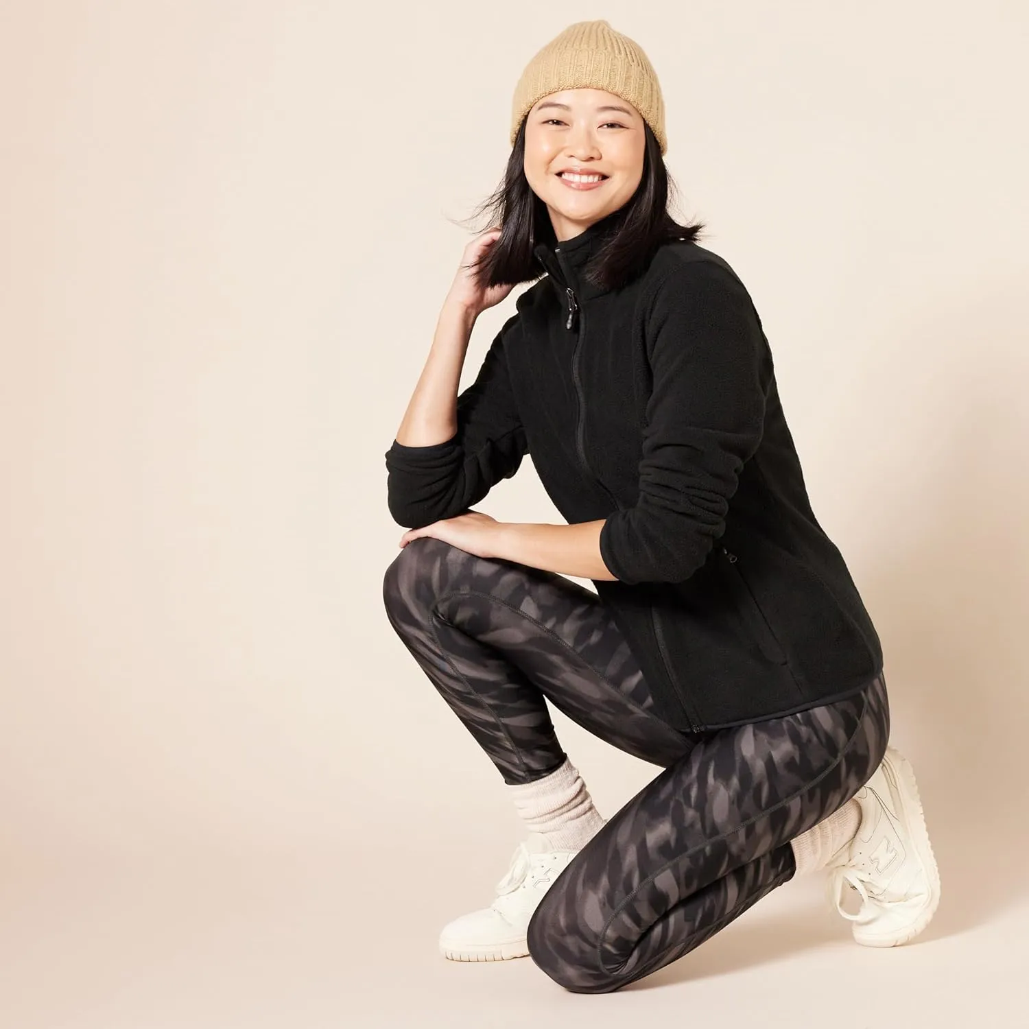 Amazon Essentials Women's Classic-Fit Full-Zip Polar Soft Fleece Jacket (Available in Plus Size)