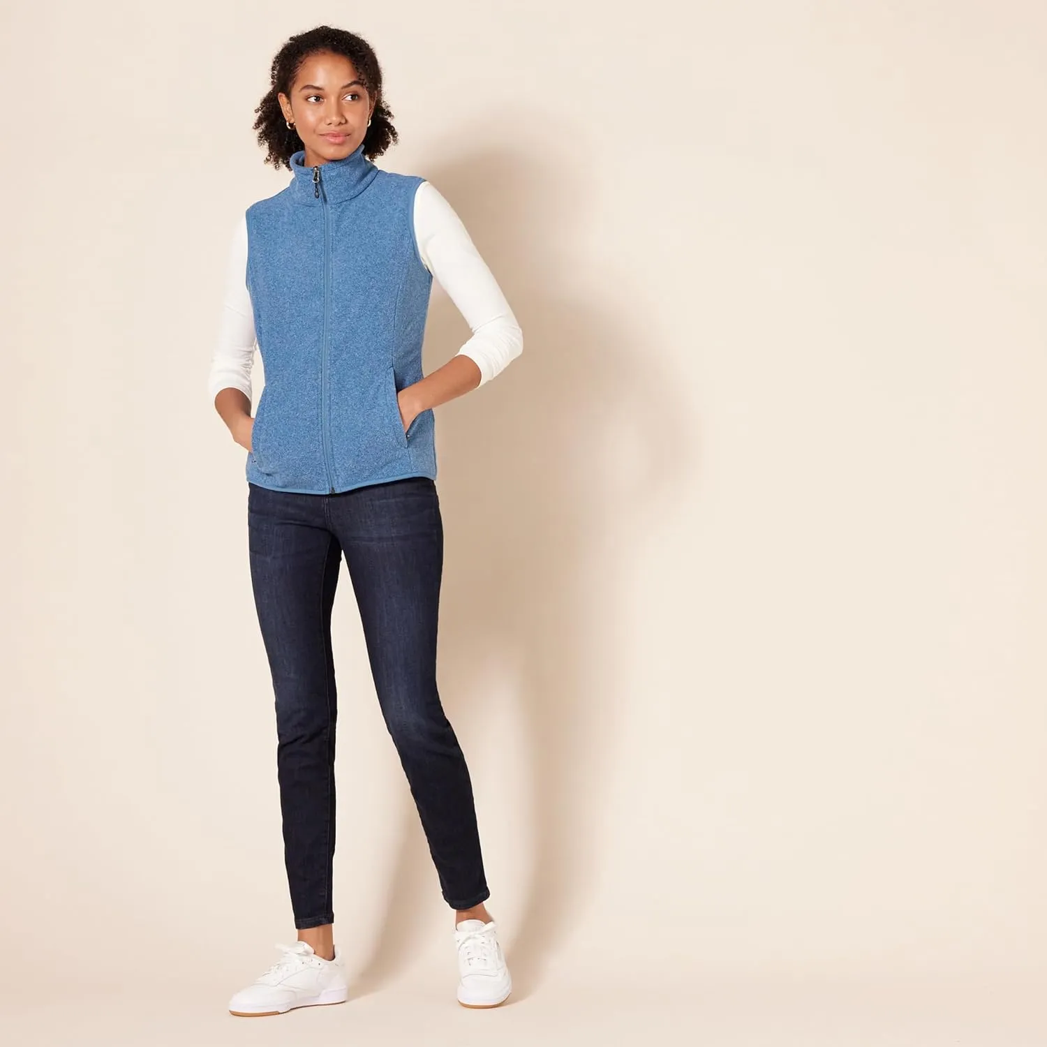 Amazon Essentials Women's Classic-Fit Sleeveless Polar Soft Fleece Vest (Available in Plus Size)