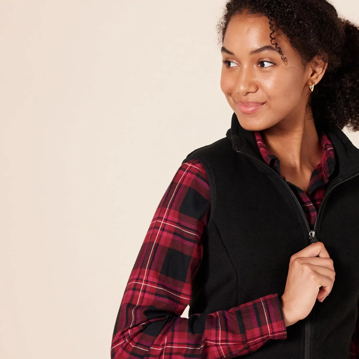 Amazon Essentials Women's Classic-Fit Sleeveless Polar Soft Fleece Vest (Available in Plus Size)