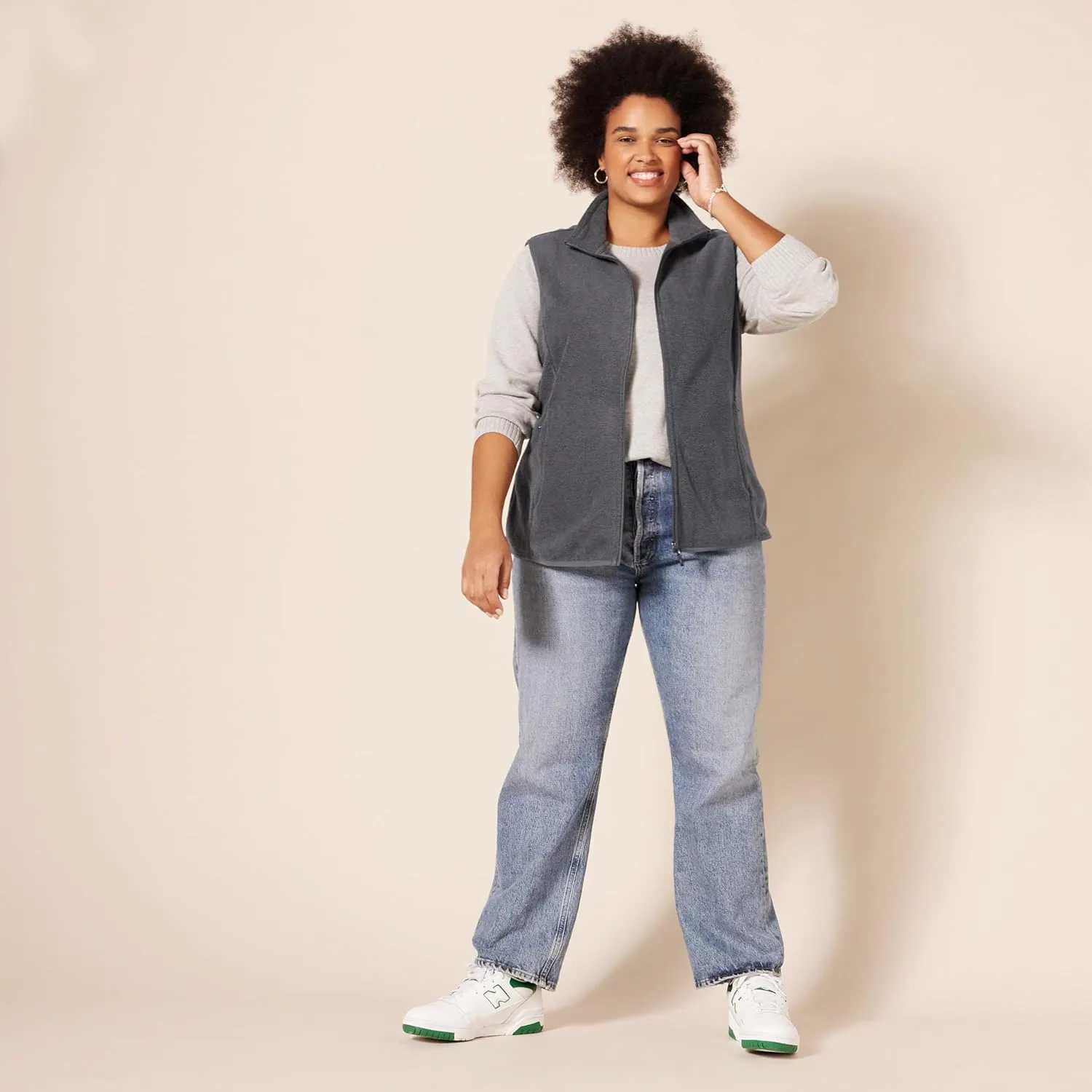 Amazon Essentials Women's Classic-Fit Sleeveless Polar Soft Fleece Vest (Available in Plus Size)