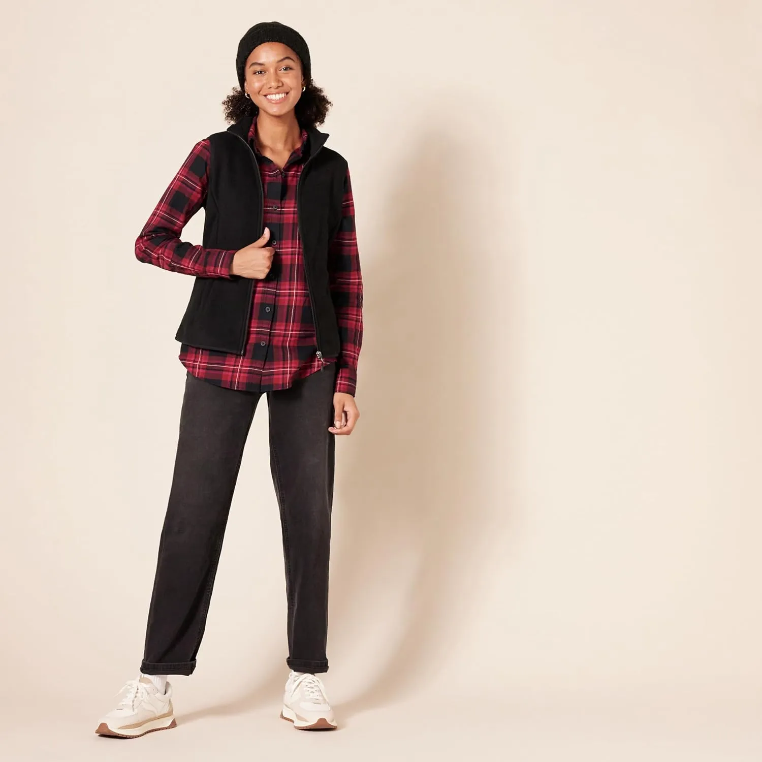 Amazon Essentials Women's Classic-Fit Sleeveless Polar Soft Fleece Vest (Available in Plus Size)