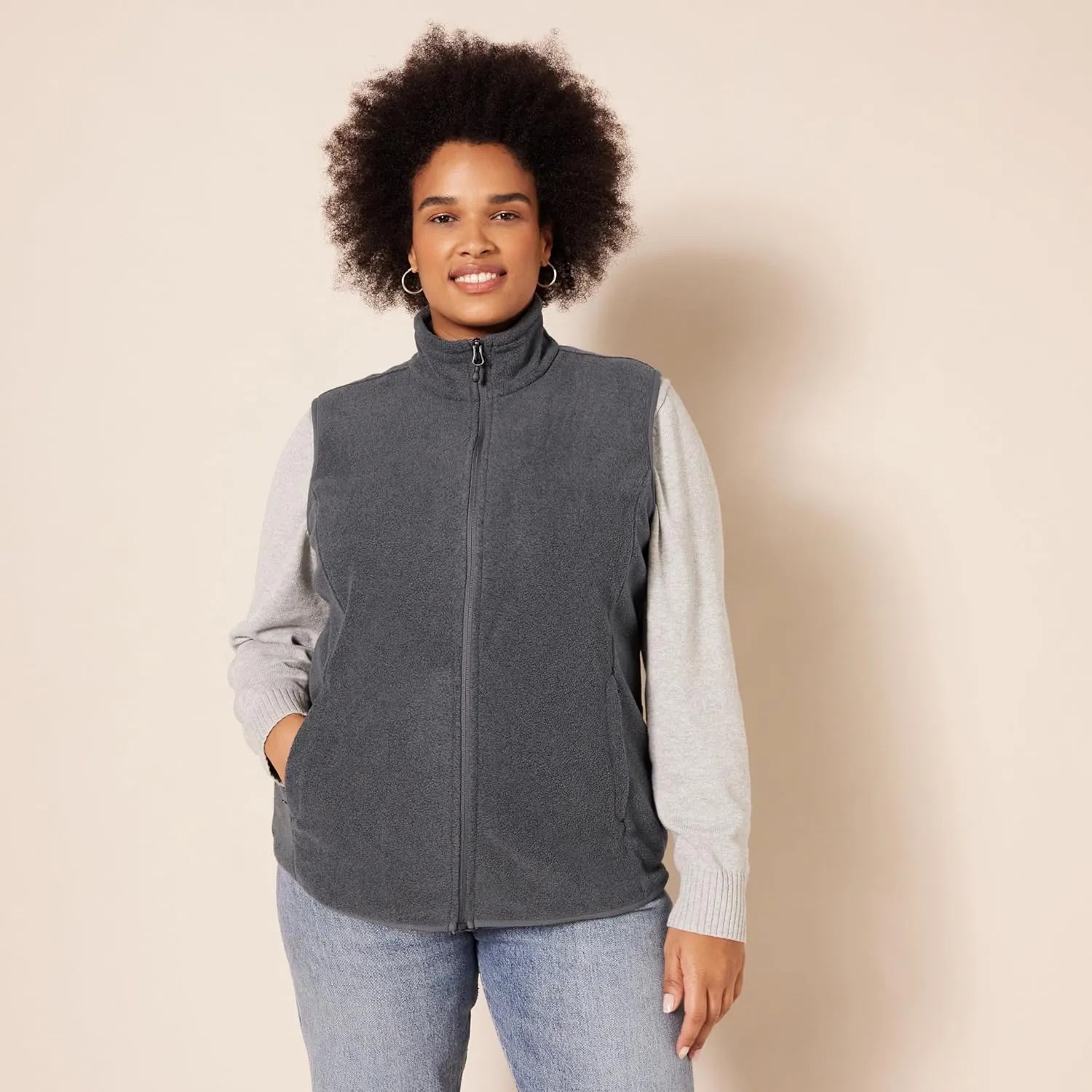 Amazon Essentials Women's Classic-Fit Sleeveless Polar Soft Fleece Vest (Available in Plus Size)