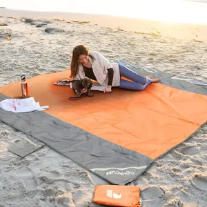 covacure Beach Blanket 118”X 108" - Extra Large Beach Blanket Waterproof Sandproof Fits for 8 Adults, Oversized Beach Mat with 3 Zipper Pocket, Outdoor Beach Accessories for Travel, Camping, Hiking