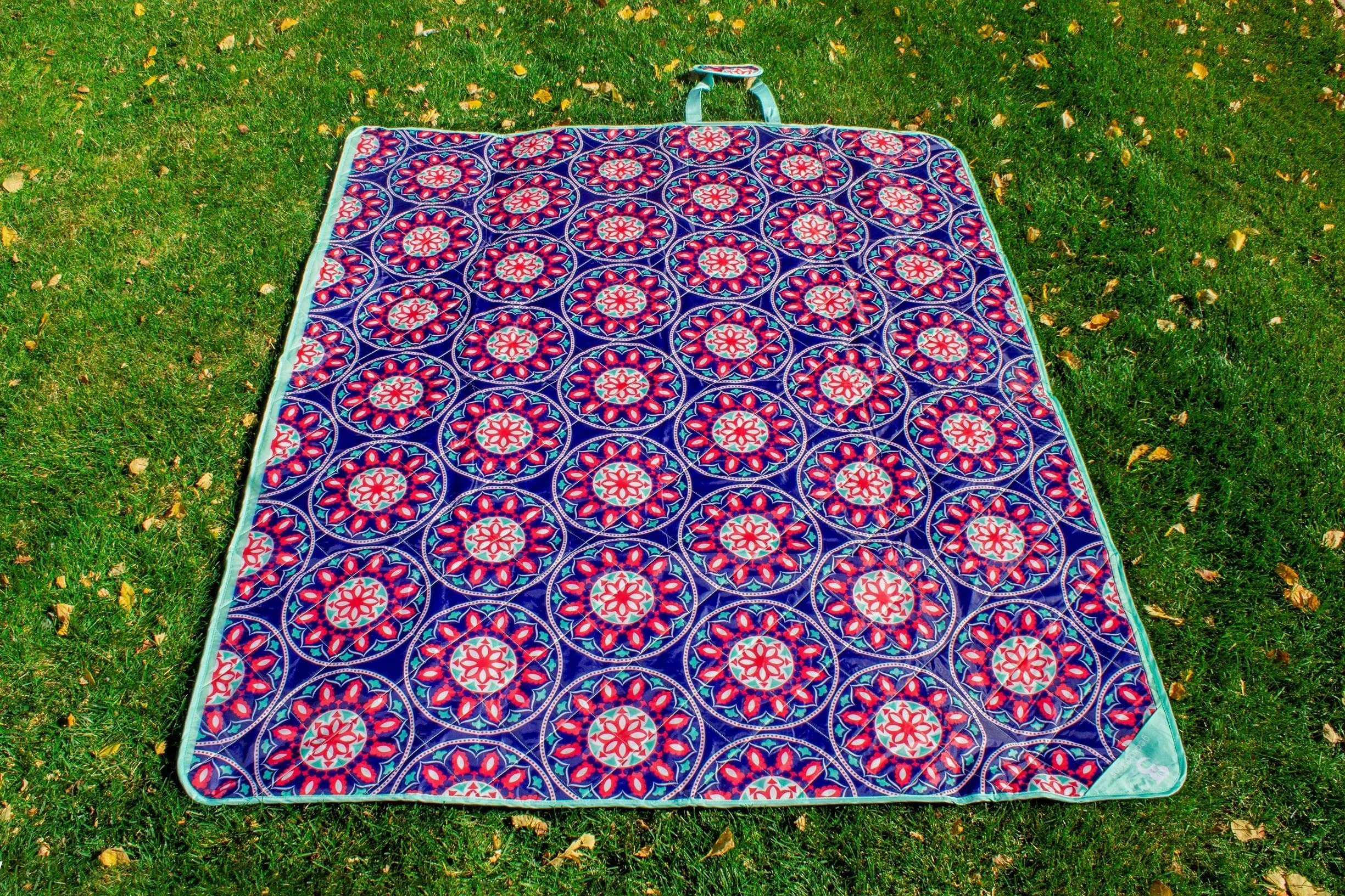 Geckobrands Outdoor All Season Blanket 56"x72"