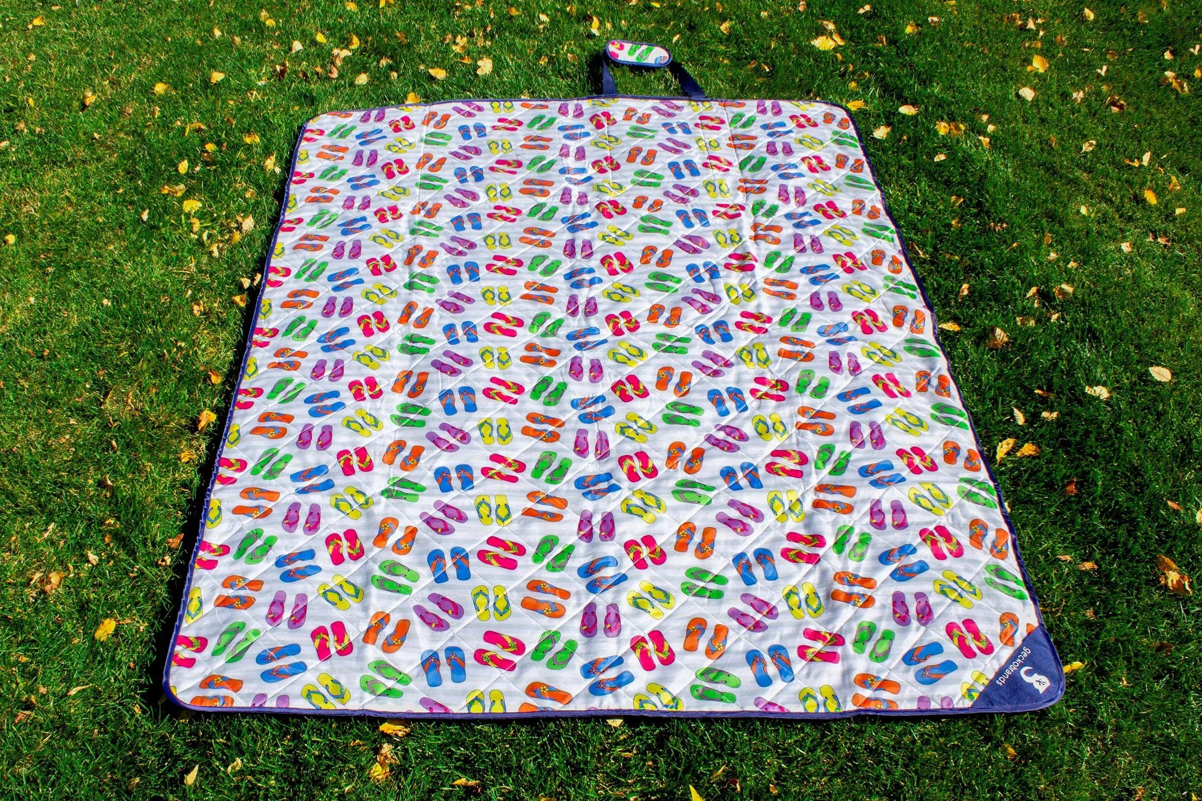 Geckobrands Outdoor All Season Blanket 56"x72"