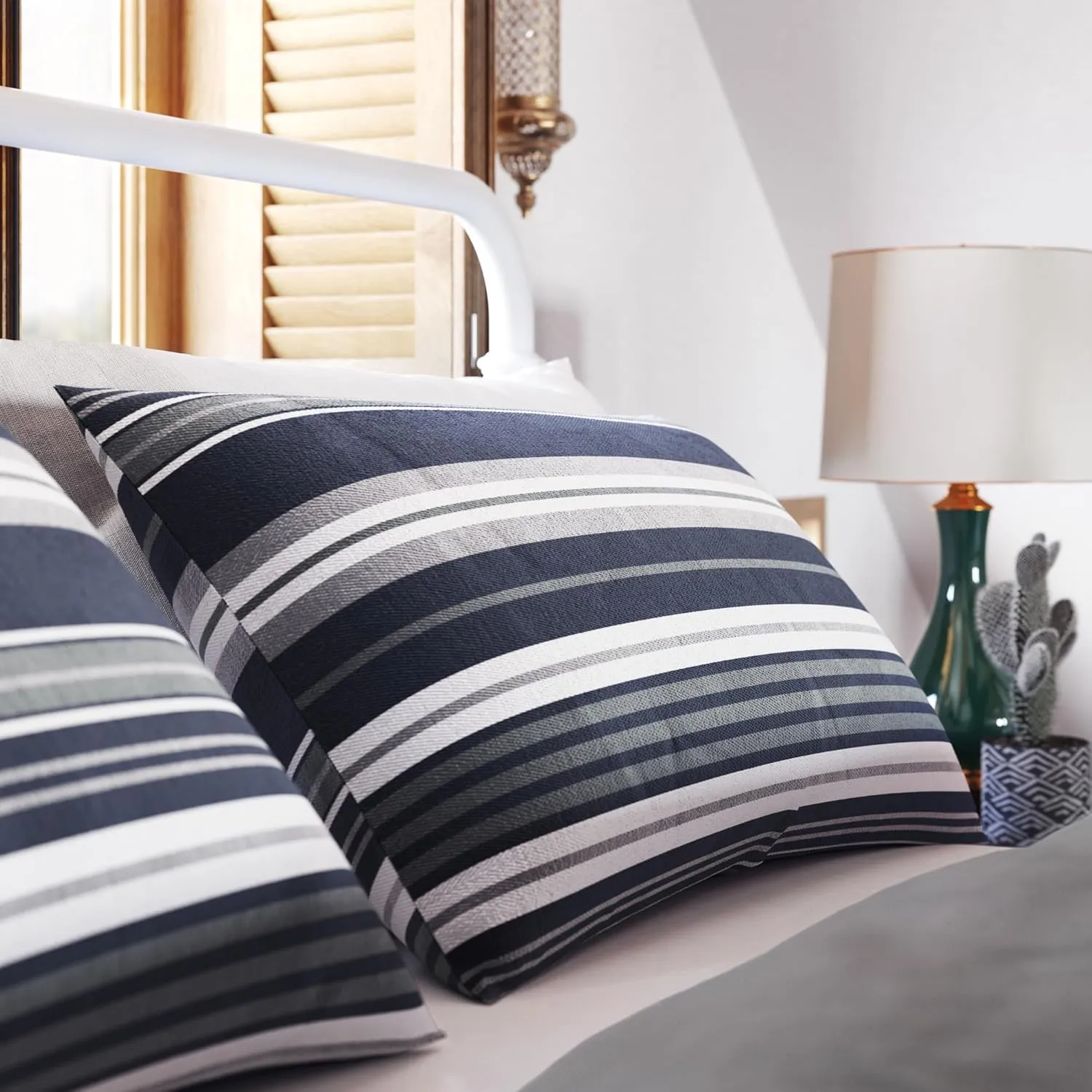 G.H. Bass & Co. Cypress Stripe 3-Piece Comforter Bedding Set, Full/Queen, Forest Green