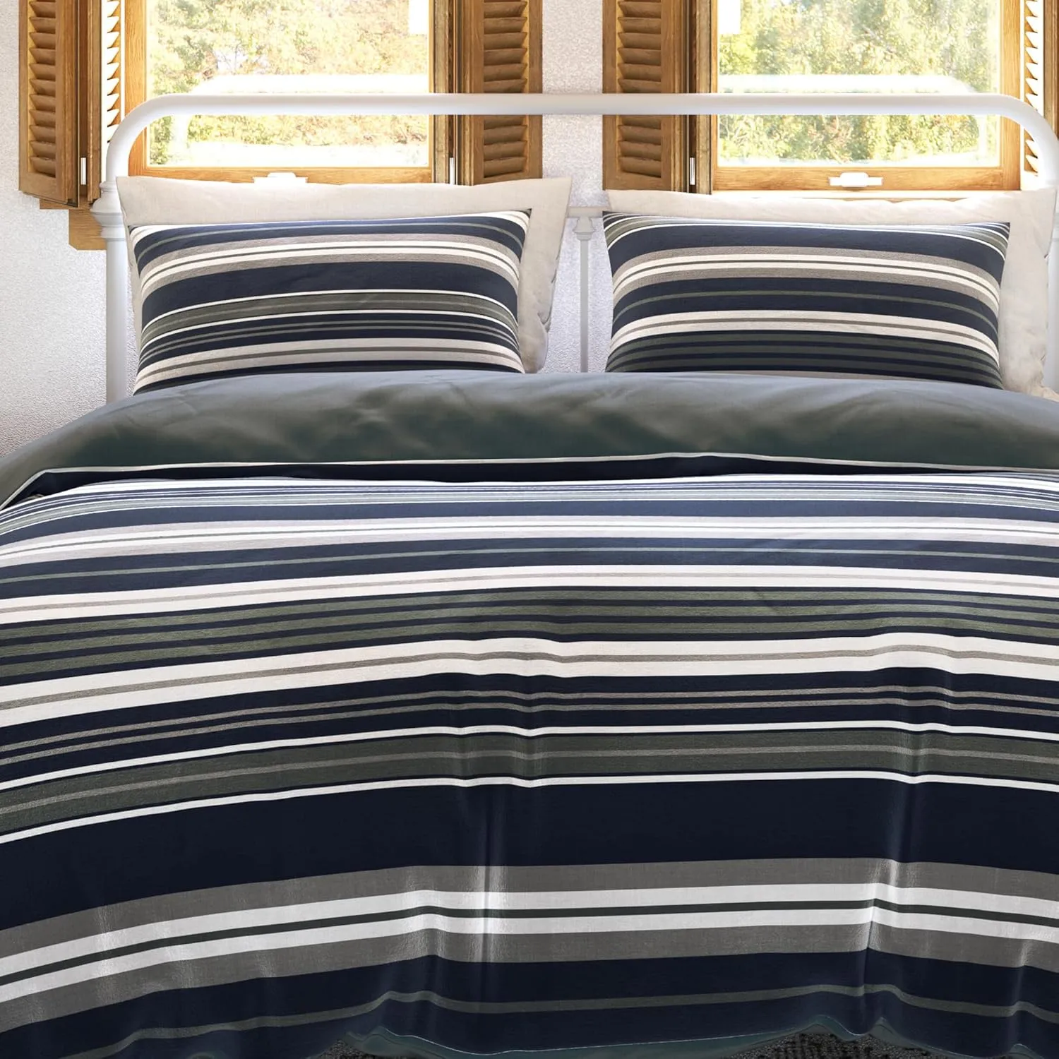 G.H. Bass & Co. Cypress Stripe 3-Piece Comforter Bedding Set, Full/Queen, Forest Green