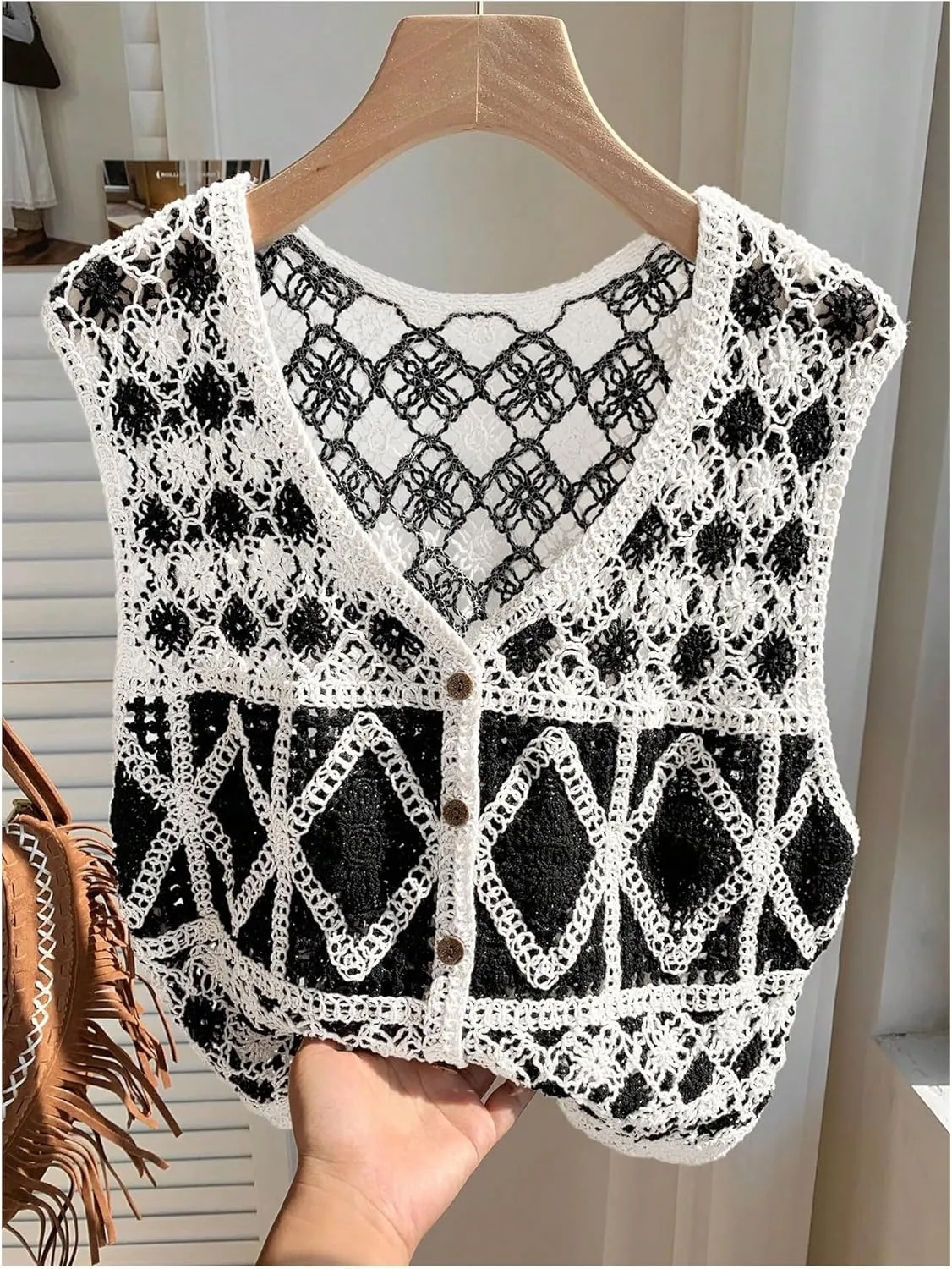 GORGLITTER Women's Button Down Crochet Vest Top Sleeveless Boho Western Tank Tops Country Concert Outfits