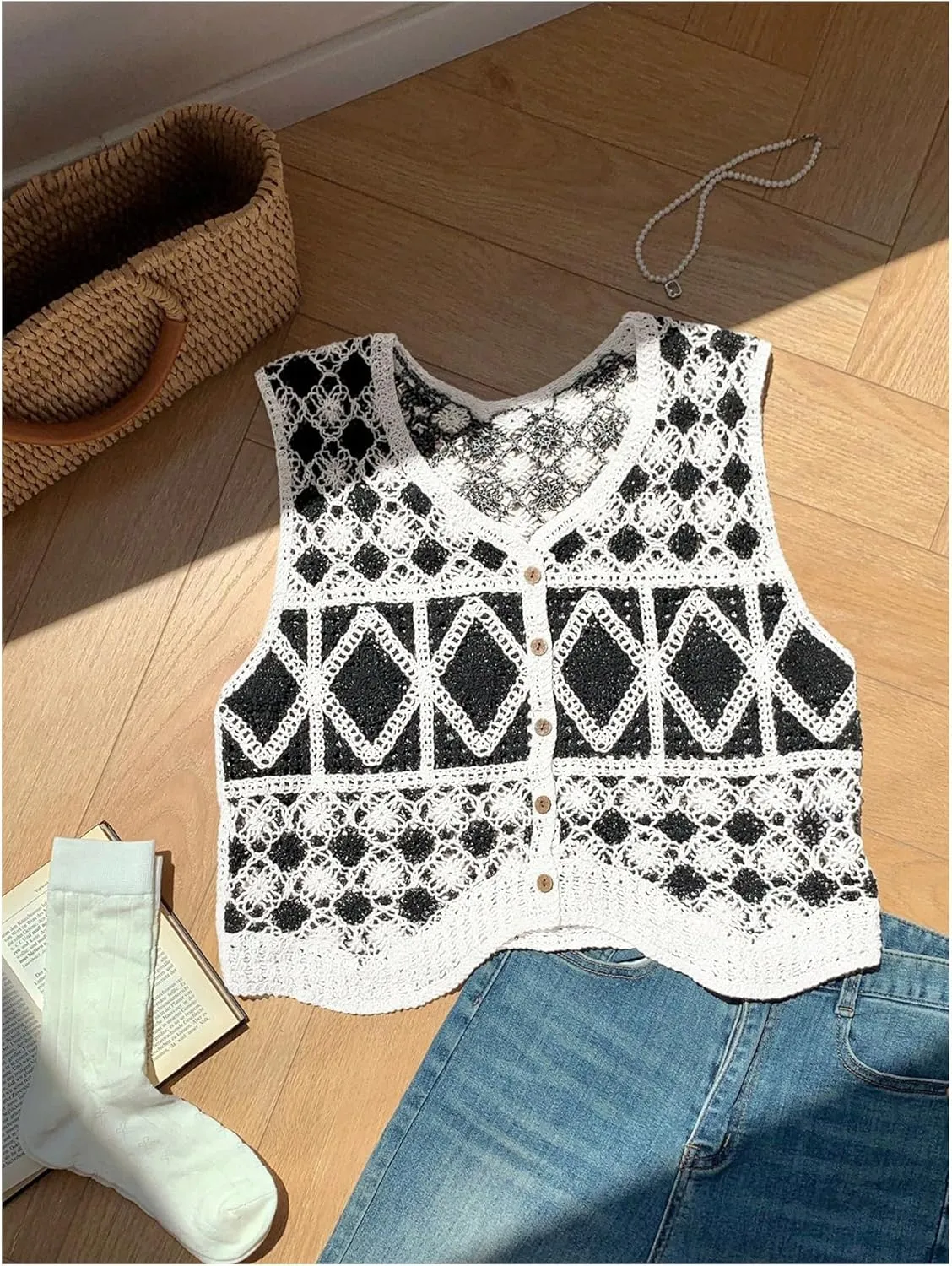 GORGLITTER Women's Button Down Crochet Vest Top Sleeveless Boho Western Tank Tops Country Concert Outfits