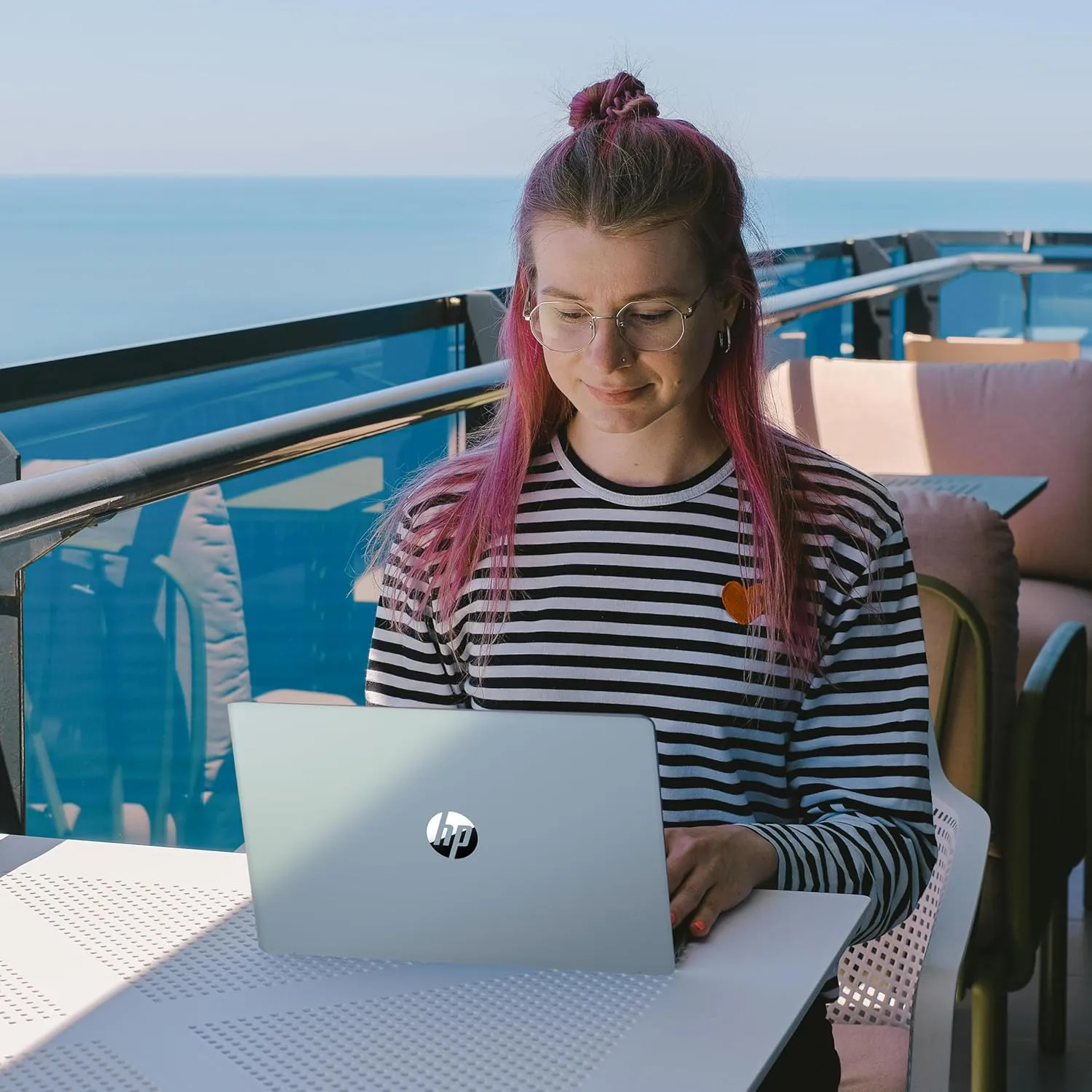 HP 17 Laptop, Intel Celeron N4120 Processor, 17.3’’ HD  Touchscreen Display, 32GB RAM,1TB SSD, Intel UHD Graphics, Backlit Keyboard, Windows 11 Home, Fatcayes Accessory, Moonlight Blue (Renewed)