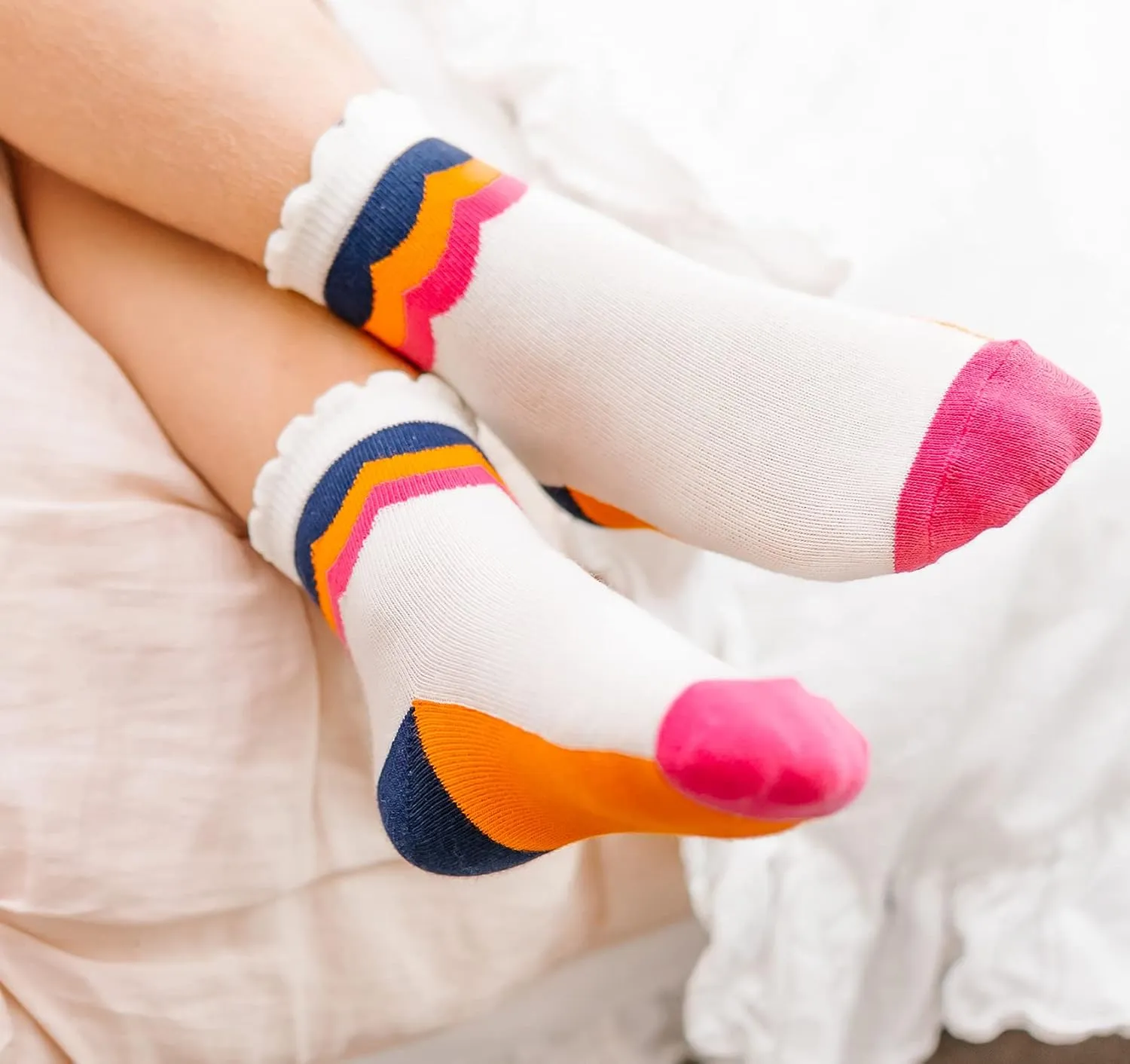 Jefferies Socks Girls' Scalloped Stripe Crew Novelty Socks 6 Pack