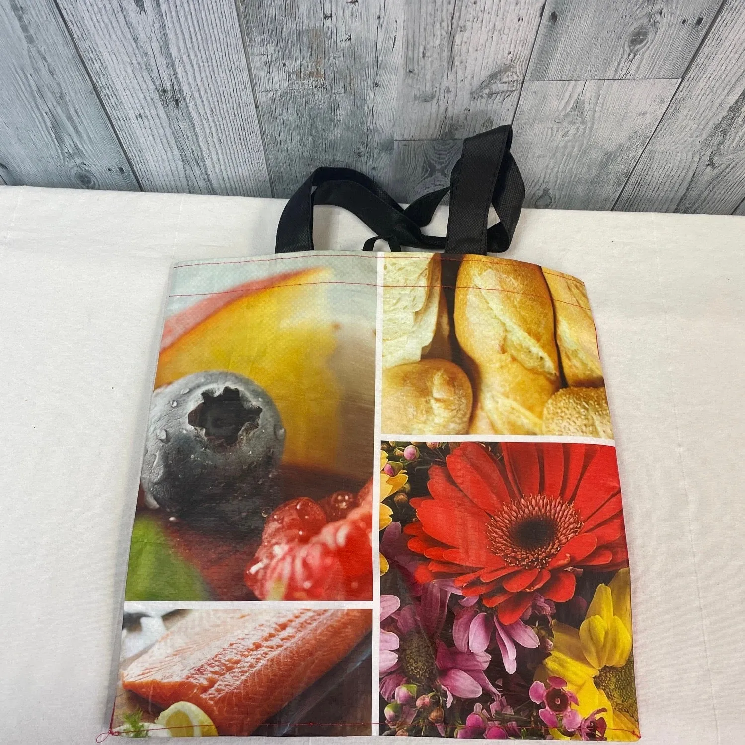 Lot of 6  Reusable Dog Fruit Animal St Louis Cityscape Handle Shopping Tote Bags