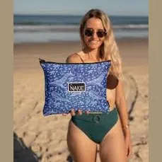 NAKIE UNDERWATER MAGIC - RECYCLED SAND FREE BEACH TOWEL