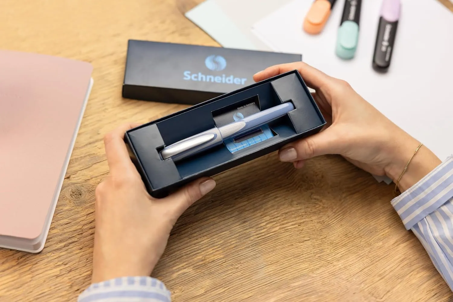 Schneider Ray Rollerball Pen Gift Set in Cardboard Case (Including Standard Ink Cartridges, Suitable for Right and Left-Handed Users) Fresh