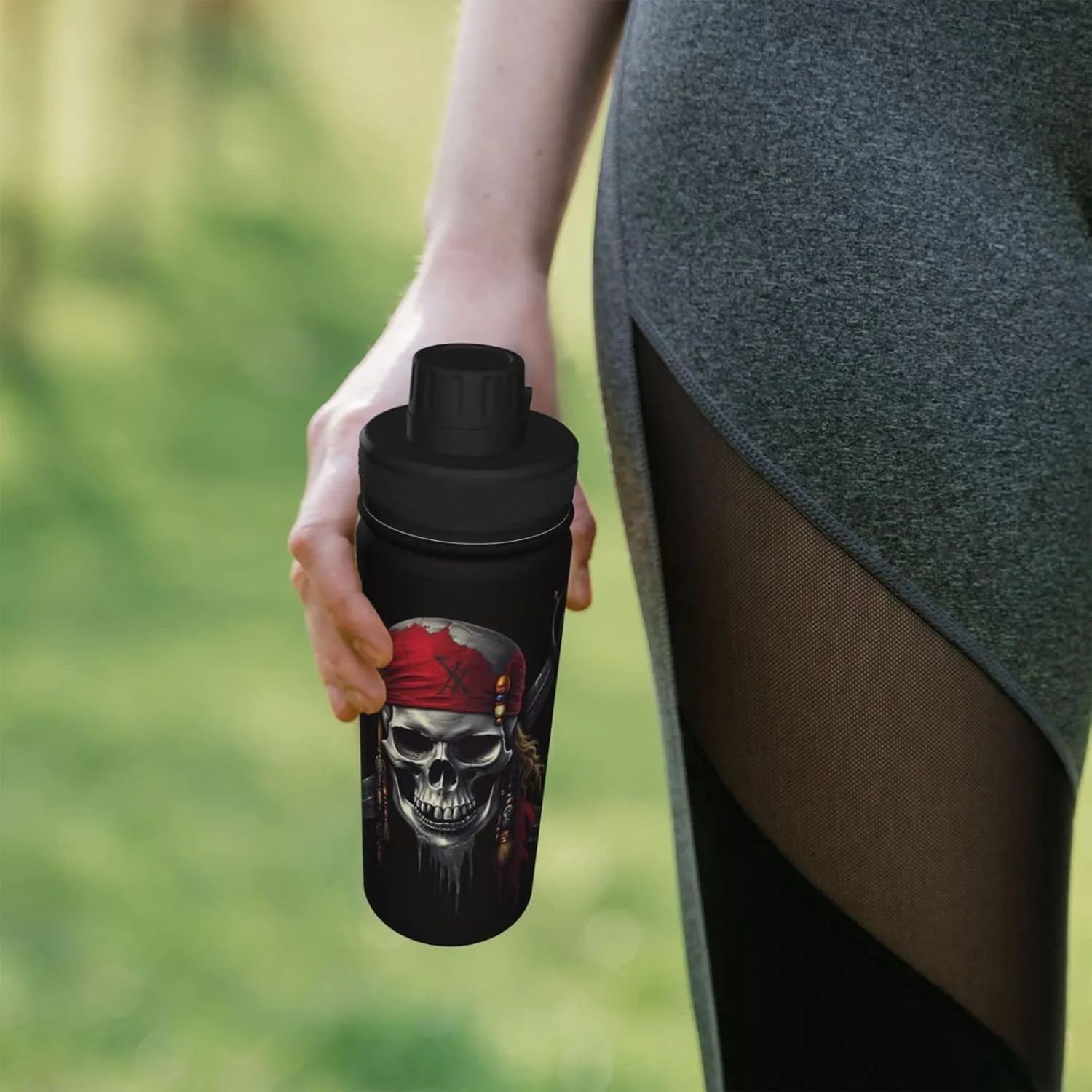 Sports Water Bottle Pirates Skull Flag Insulated Stainless Steel Water Bottles, 18 oz Water Cup Flask for Fitness Outdoor Sports Hiking Cycling