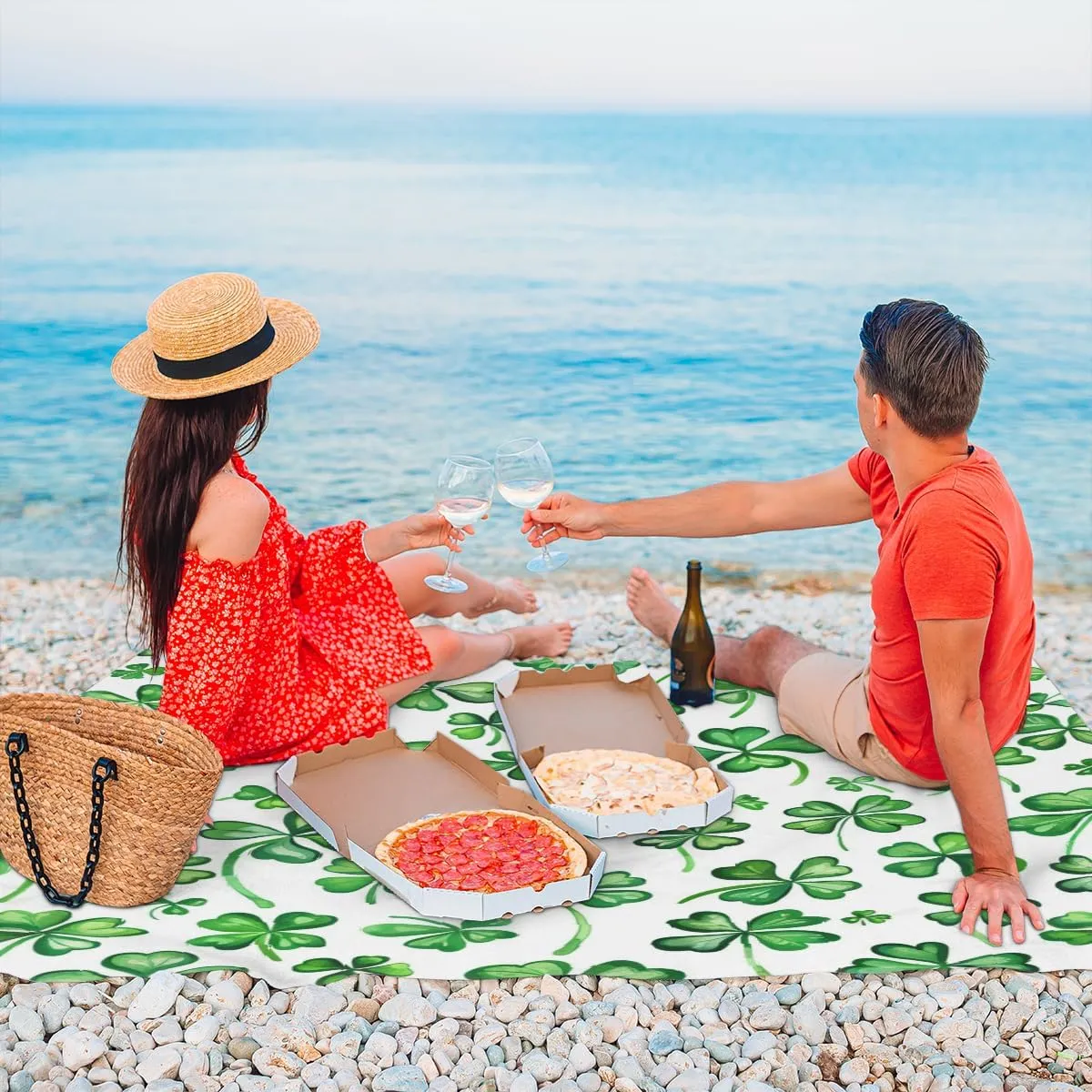 St Patrick's Day Beach Blanket, Sandproof Beach Mat, Adults Waterproof Quick Drying Sand Free Mat with 4 x Ground Spikes for Outdoor Travel Camping Hiking, Shamrocks Leaves