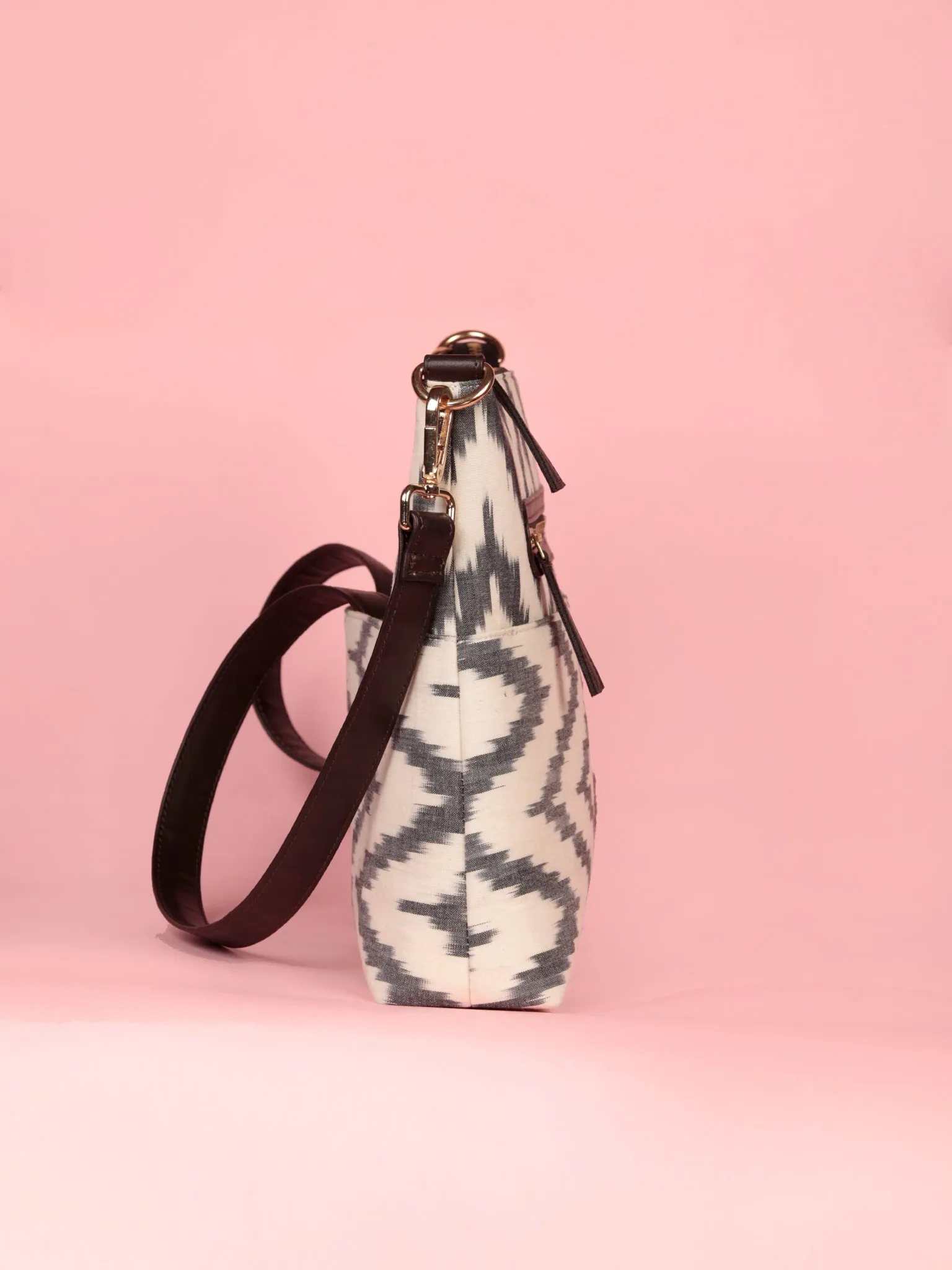 White Ikat Sling Bag - B1705