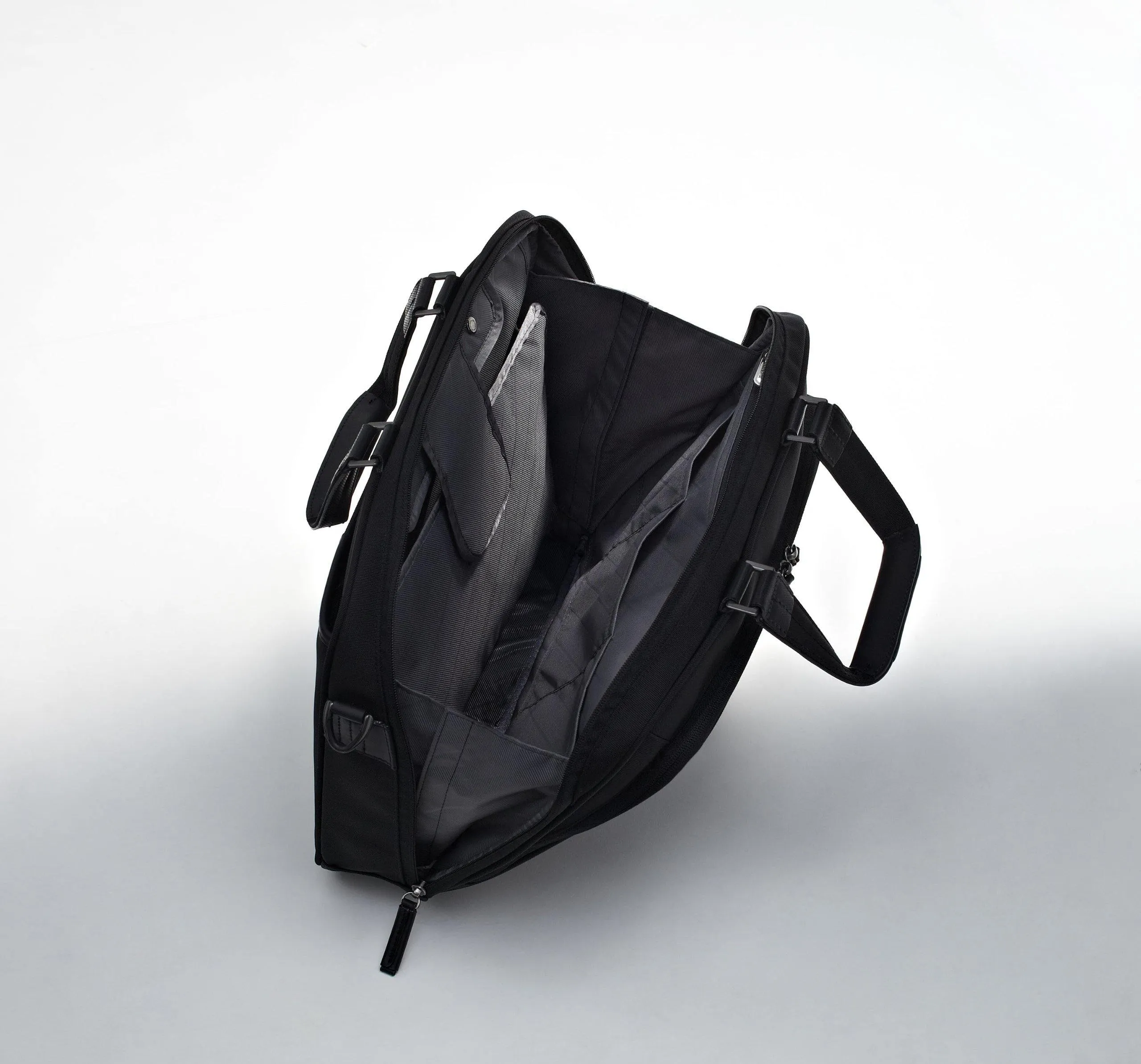 ZERO Halliburton Profile 3" Slim Computer Brief