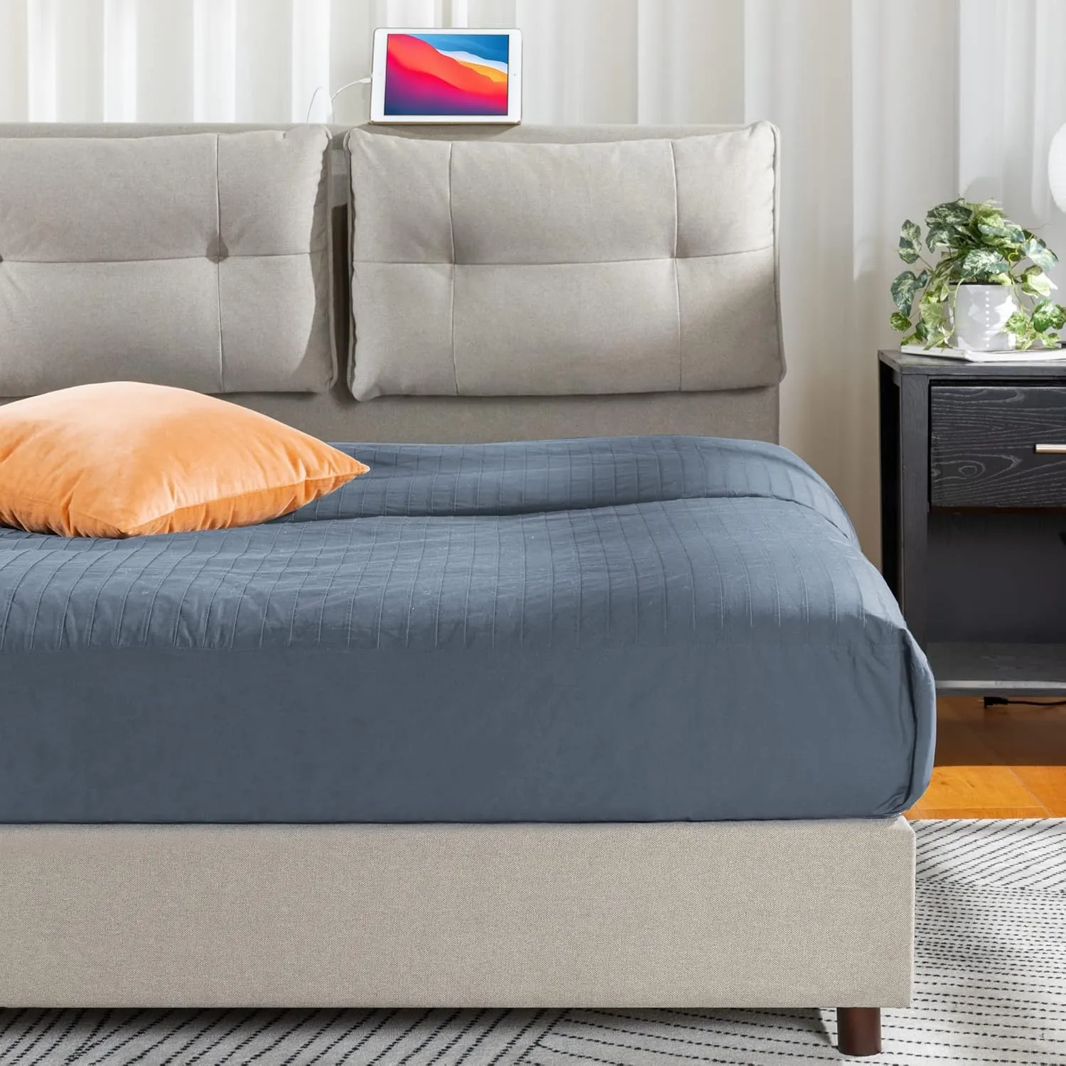 ZINUS Avery Platform Bed with Reclining Headboard and USB Ports, No Box Spring Needed, Cushioned Adjustable Headboard with Customizable Height, Easy Assembly, Beige, King